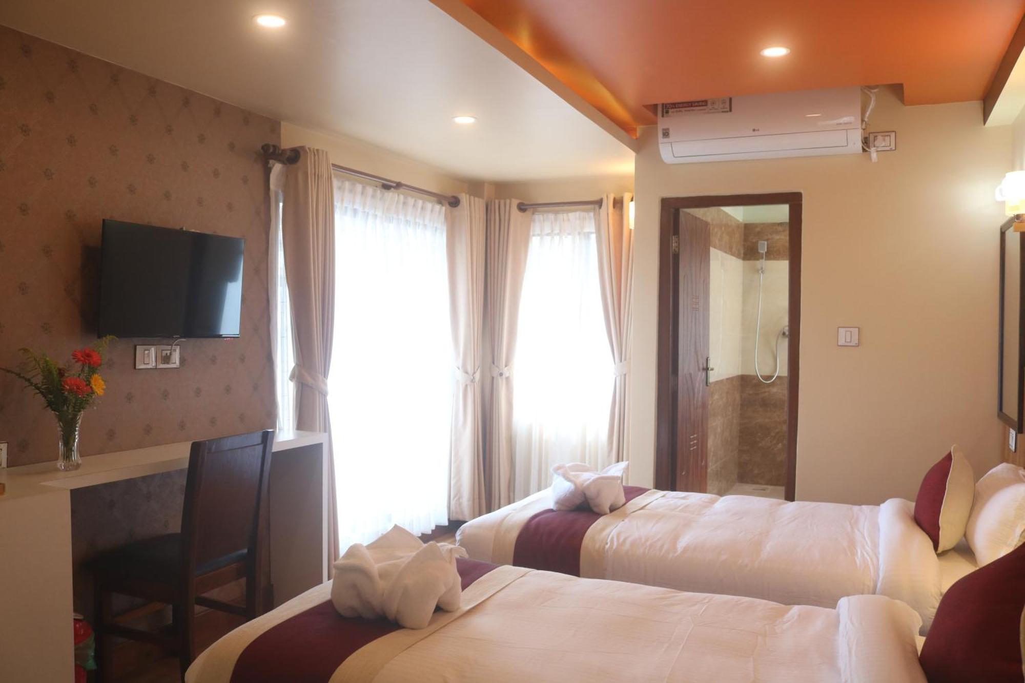 Hotel Family Ties Pvt. Ltd. Kathmandu Ngoại thất bức ảnh