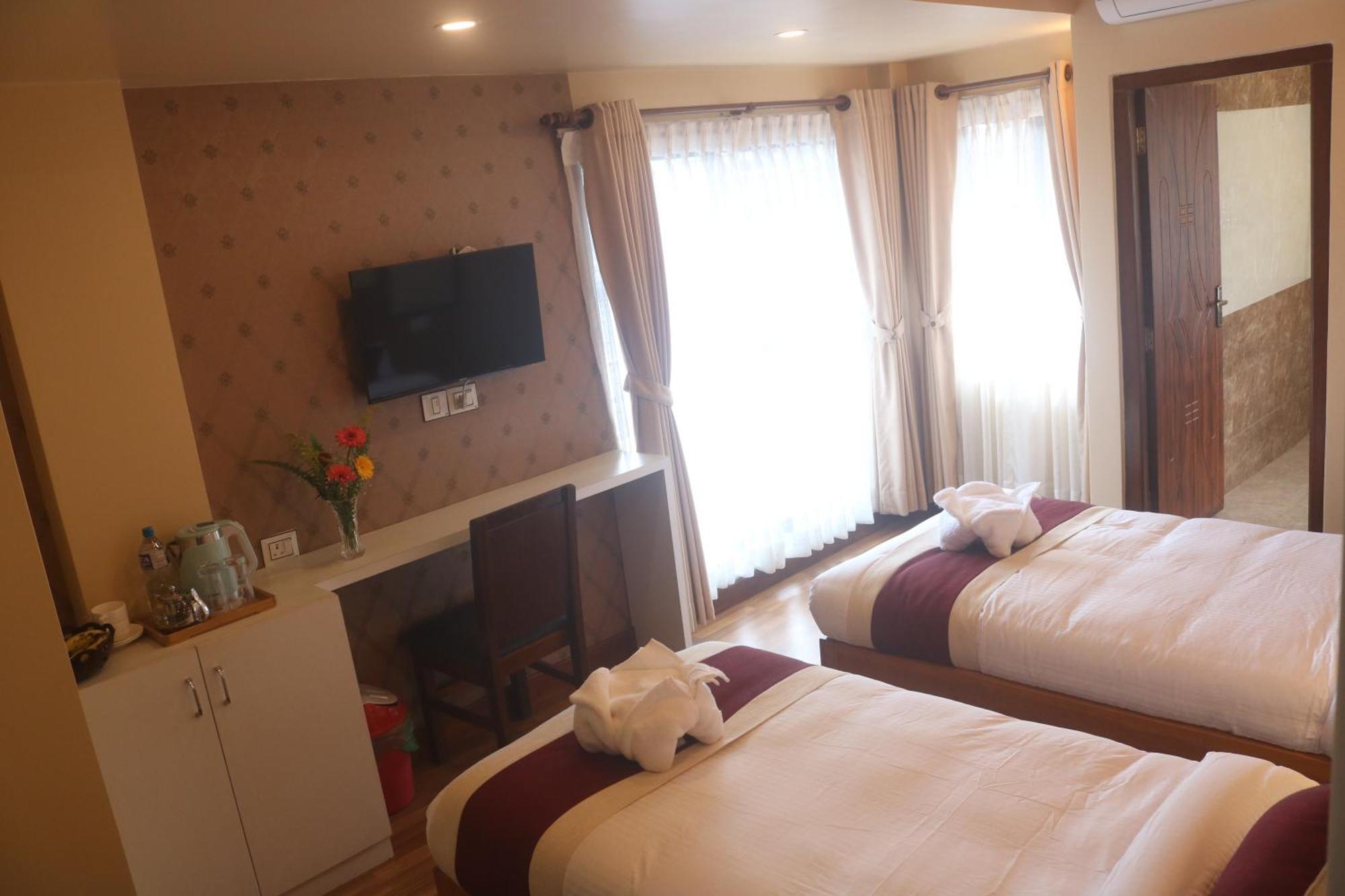 Hotel Family Ties Pvt. Ltd. Kathmandu Ngoại thất bức ảnh